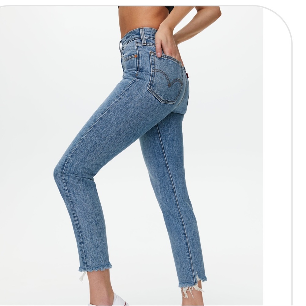 •LAST PAIR* Levi’s Wedgie hi waisted VTG inspired frayed jeans NWT SZ 30/SZ 10 - Picture 2 of 15